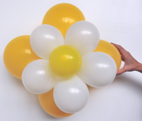 Ballonblume Gelb-Weiß, Blume aus Luftballons
