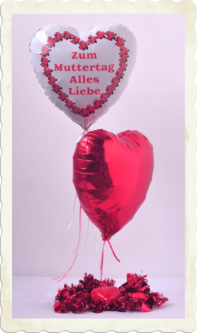Überraschung zum Muttertag: Bouquet aus schwebenden Herzluftballons