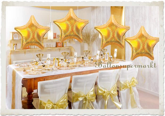 Dekoration Goldene Hochzeit mit holografischen goldenen Sternballons die mit Helium schweben