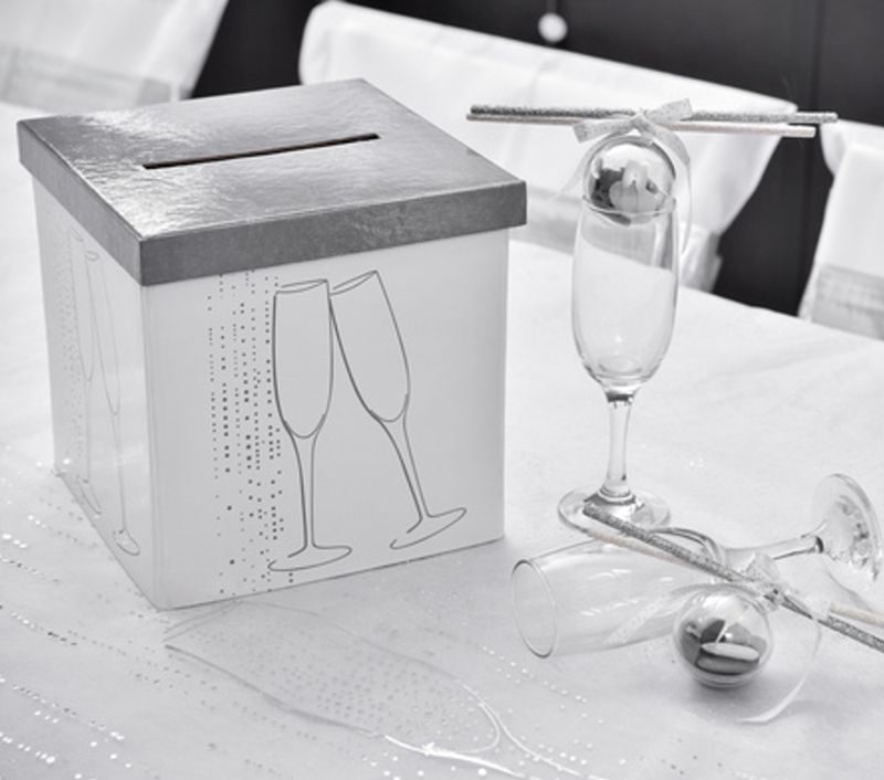 Geldbox-Champagner-Dekoration-Hochzei-Party-Tischdeko-Beispiel