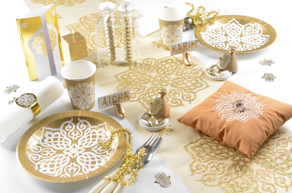festliche-Tischdekoration-1001-Nacht-Orient-Gold-mit-Tischkarte