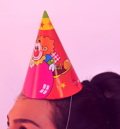 Lustiges Partyhütchen mit Clown, stimmungsvolle Kopfbedeckung