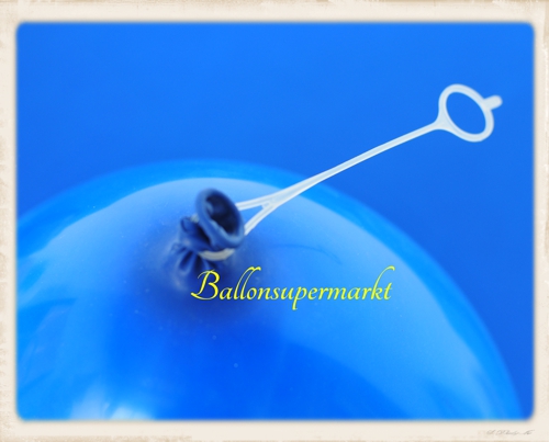 verschlossener Luftballon aus Latex mit dem Ballonverschluss Deko-Fix