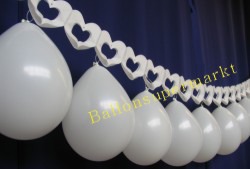 Hochzeitsdekoration Herzgirlande Luftballons 01