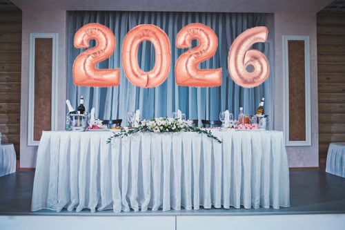 silvesterdeko-zahlen-2026-silvesterparty-gastronomie-rosegold