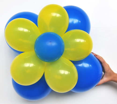 Ballonblume Blau-Gelb, Blume aus Luftballons