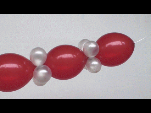 Girlande-aus-roten-Kettenballons-blauen-Miniballons-Ballondeko-zum-Selbermachen