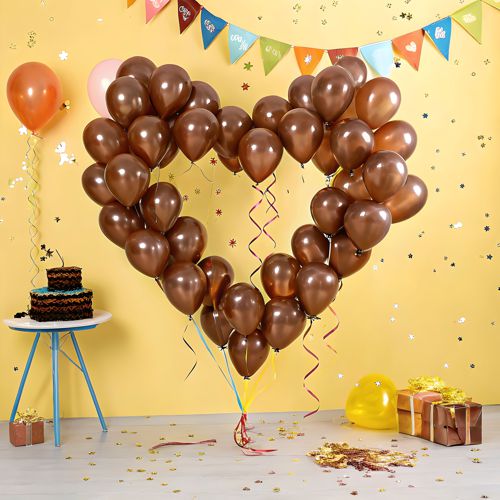Herz-Ballondekoration-aus-Schoko-Luftballons