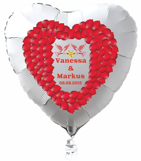 Herzluftballon-in-Weiss-mit-Namen-des-Hochzeitspaares-und-Datum-des-Hochzeitstages-Herz-aus-roten-Rosenblaettern