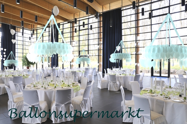 Hochzeitsdekoration, Festsaal Hochzeit, Hochzeitskränze aus Seidenpapier in Weiß