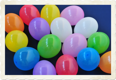 Mini-Luftballons-fuer-das-Deko-Set-zum-Selbermachen-Herz-aus-Luftballons