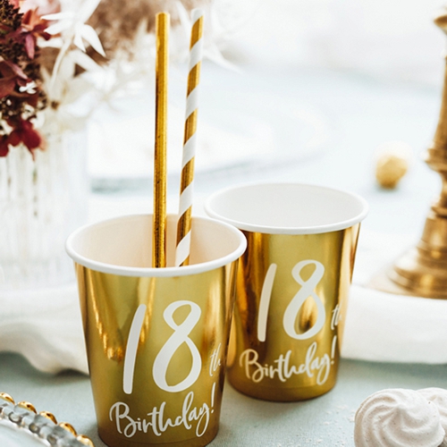 Partybecher-Gold-metallic-Zahl-18-Partydekoration-zum-18.-Geburtstag-Tischdeko-Pappbecher-Dekobeispiel