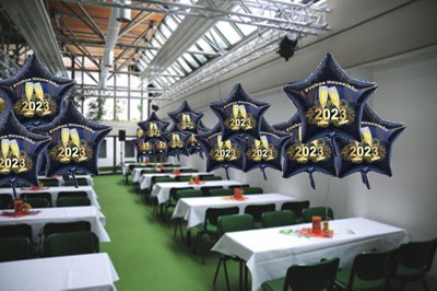 Dekoration-Silvester-2023-100-Sternballons-Champagner-und-Feuerwerk