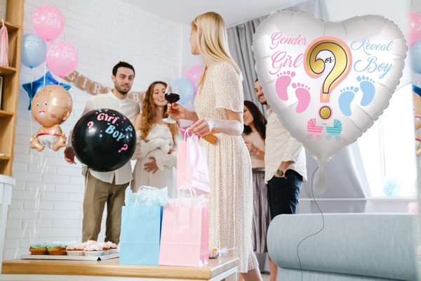 gender reveal party luftballons
