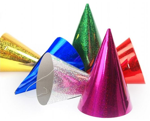 Glänzende bunte Partyhütchen mit holgrafischem Effekt