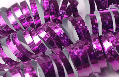 Light Pink Metallic Luftschlangen mit holografischen Effekten