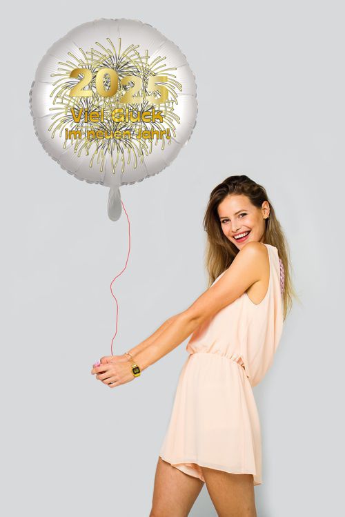 partydekoration-silvester-luftballon-2025-viel-glueck-im-neuen-jahr-satin-de-luxe-45cm-weiss