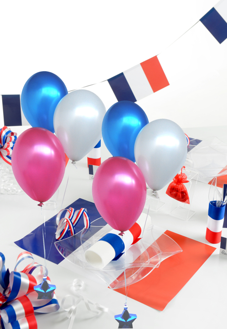 Partydekoration Frankreich mit Luftballons in Blau, Weiß, Rot