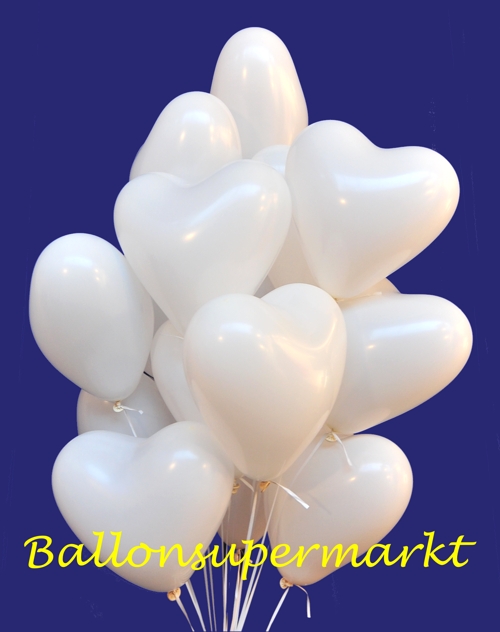 Weiße Luftballons in Herzform, Herzluftballons mit Helium zur Hochzeit