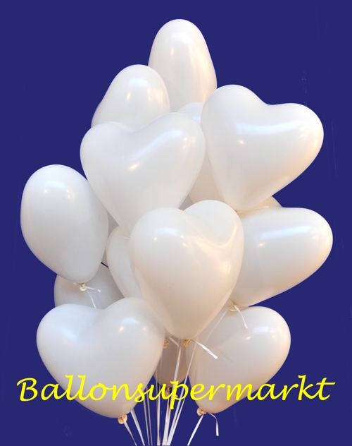 Weiße Herzluftballons mit Helium zur Hochzeit