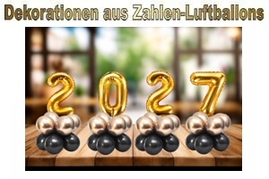 Dekorationen aus Zahlen-Luftballons zu Silvester