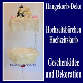 haengekorb-dekoration-hochzeit-baerchenpaar-mit-rueschen-geschenkkorb-dekoration-hochzeit