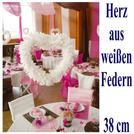 Herz aus weißen Federn