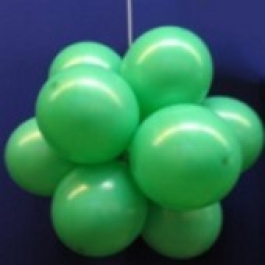 Ballonkugel mit Luftballons, Latex 30cm Ø, 75 Stück / Grün