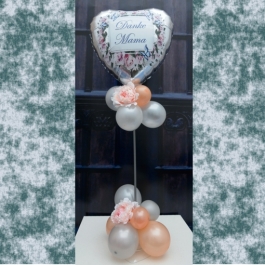 Danke Mama Ballondekoration und Tischdekoration zum Muttertag mit silbernem Herzluftballon