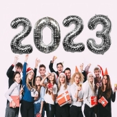 Zahlendekoration zu Silvester 2023  Zahlenluftballons, silber mit Punkten