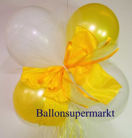 Dekoration-aus-Luftballons-zu-Hochzeit-Liebe-in-Farben-Weiss-Gelb