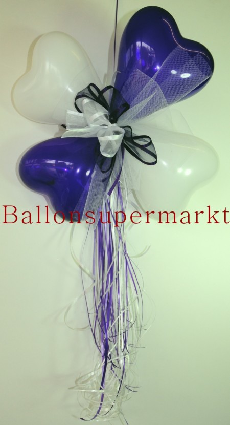 Dekoration-aus-Herzluftballons-mit-Zierschleife-Farben-Violett-Weiss